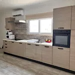 Séjour chez l'habitant F5 1, Private Double With Private Bathroom And Balcony In Shared Flat *