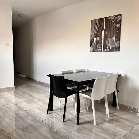 F5 1, Private Double With Private Bathroom And Balcony In Shared Flat