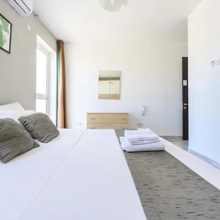 F5 1, Private Double With Private Bathroom And Balcony In Shared Flat
