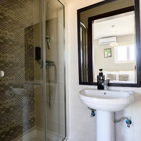Homestay F5 1, Private Double With Private Bathroom And Balcony In Shared Flat