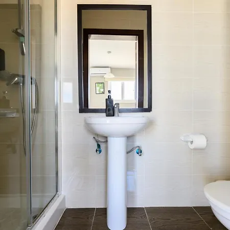 F5 1, Private Double With Private Bathroom And Balcony In Shared Flat Homestay Msida