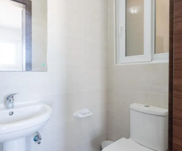 F5 1, Private Double With Private Bathroom And Balcony In Shared Flat *